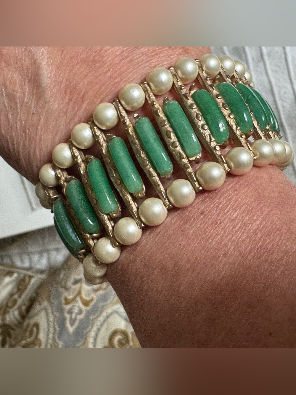 Vintage Faux Green Stone Faux Pearl Bracelet